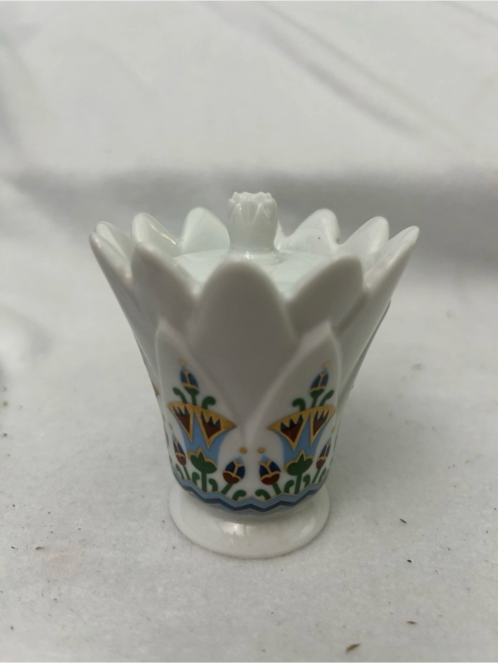 Elizabeth Arden White Porcelain Floral Candle Holder